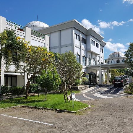 Grand Royal Taliwang Hotel Exterior photo