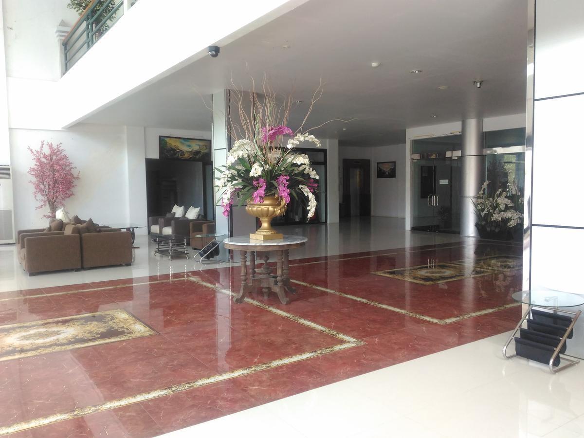 Grand Royal Taliwang Hotel Exterior photo