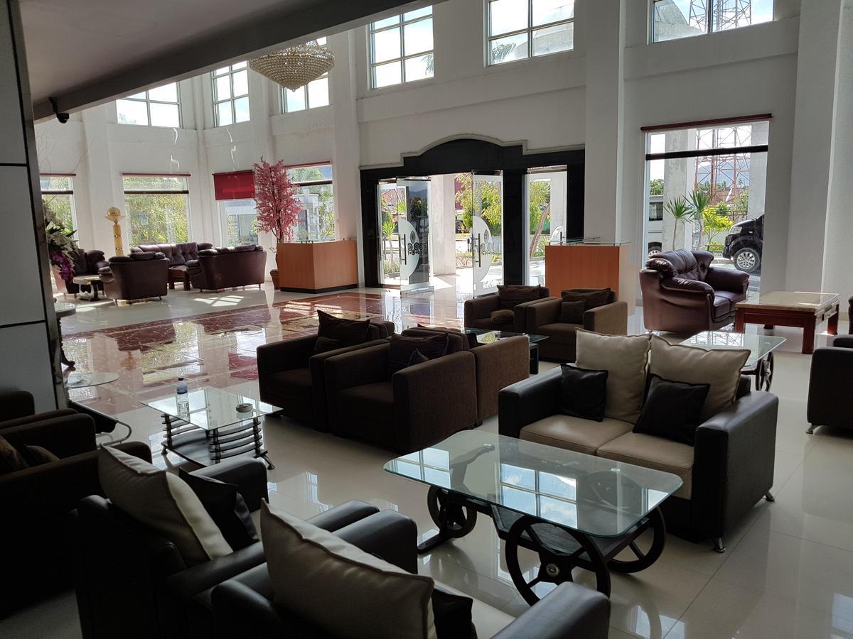Grand Royal Taliwang Hotel Exterior photo