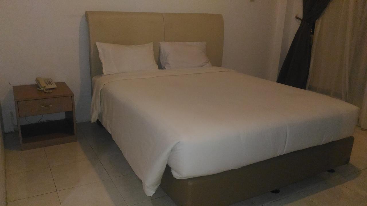 Grand Royal Taliwang Hotel Room photo